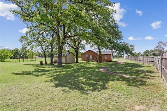 view of yard with a shed