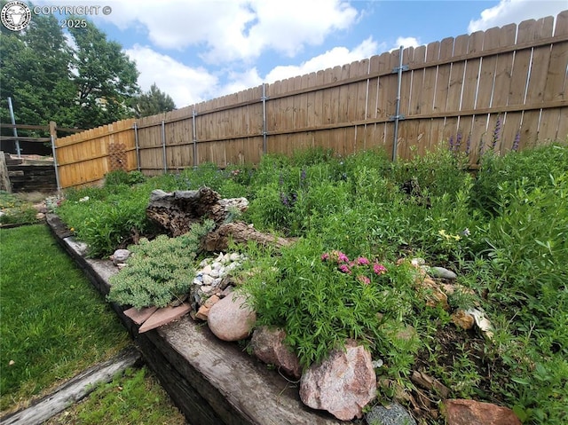 2114 Rangeview Dr, Pueblo, CO 81008 - view of yard