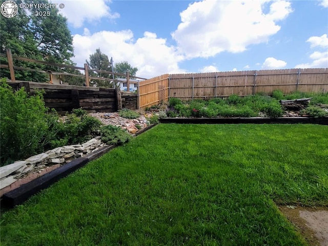 2114 Rangeview Dr, Pueblo, CO 81008 - view of yard