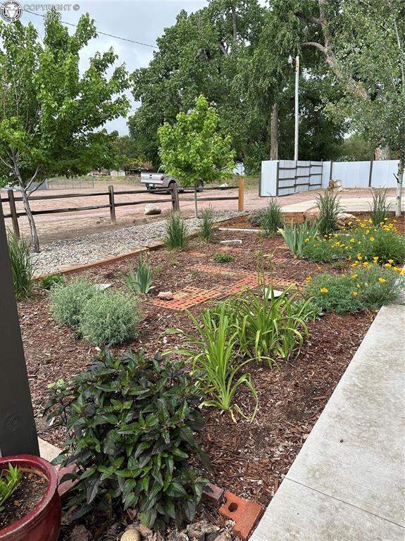 601 Petroleum Ave, Florence, CO 81226 - view of yard