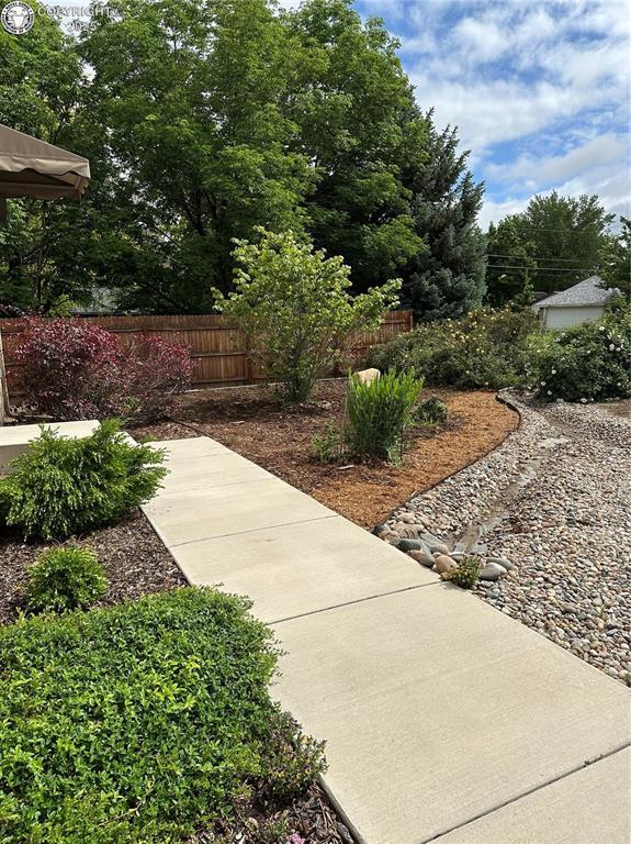 601 Petroleum Ave, Florence, CO 81226 - view of yard