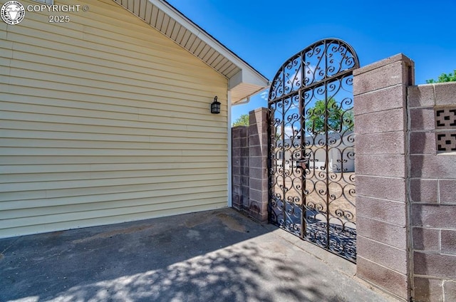 4401 Saint Clair Ave, Pueblo, CO 81005 - property entrance with a gate
