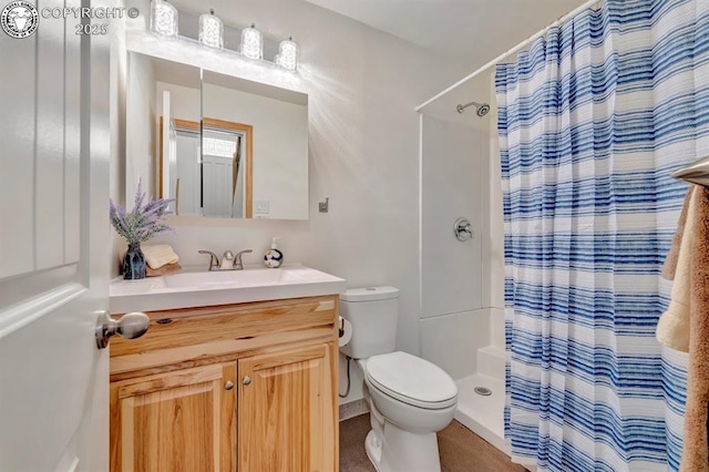 4401 Saint Clair Ave, Pueblo, CO 81005 - full bath with toilet, a shower with shower curtain, and vanity
