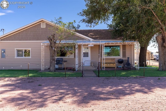 view of front of house with a front yard