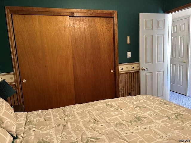 bedroom featuring a closet