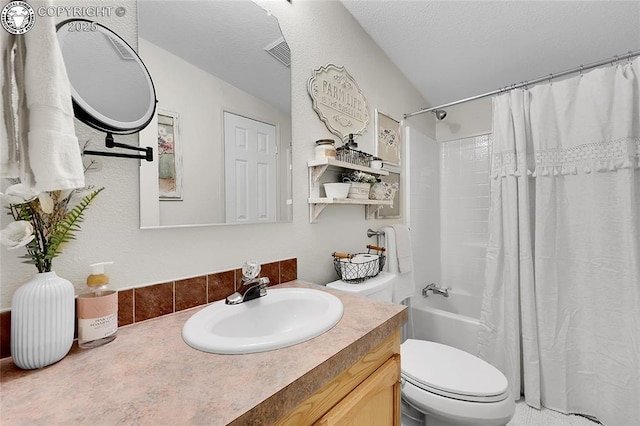 1431 Pine St, Canon City, CO 81212 - bathroom with vanity and shower / tub combo