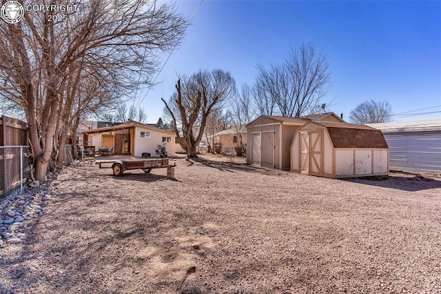 view of yard with a shed