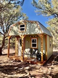 view of outbuilding with an outbuilding