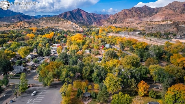 bird's eye view with a mountain view