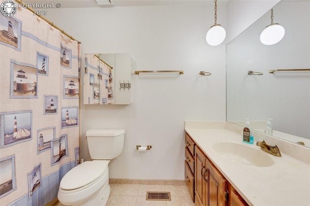 1108 Fairview Ave Unit B, Canon City, CO 81212 - full bath featuring tile patterned flooring, vanity, and curtained shower