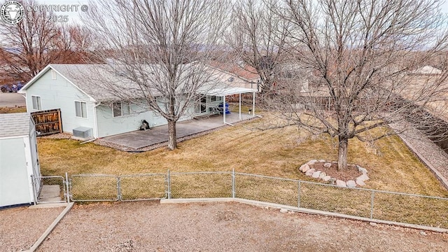 view of yard with a patio area