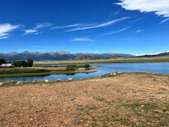 water view featuring a mountain view