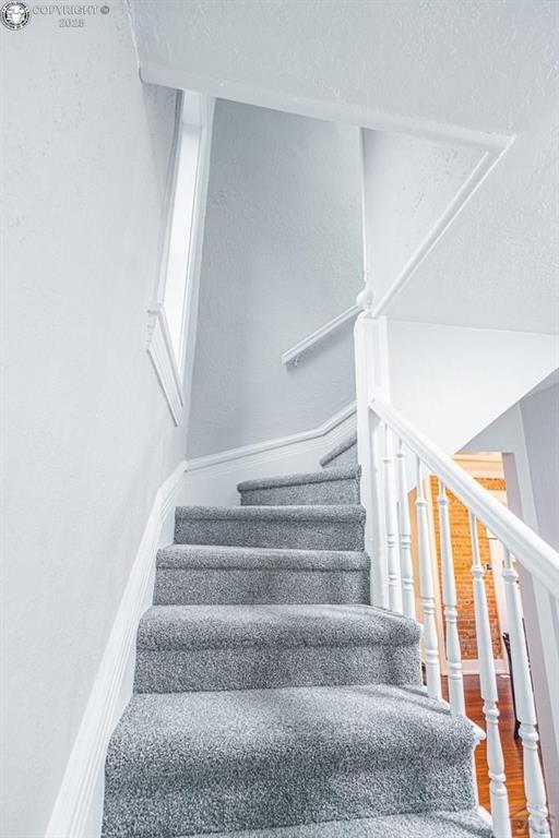 121 W Evans Ave, Pueblo, CO 81004 - view of stairs