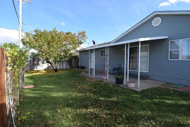 view of yard with a patio