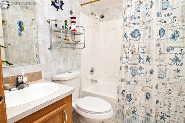 510 N 19th St Unit 1, Canon City, CO 81212 - full bathroom featuring vanity, shower / tub combo, and backsplash