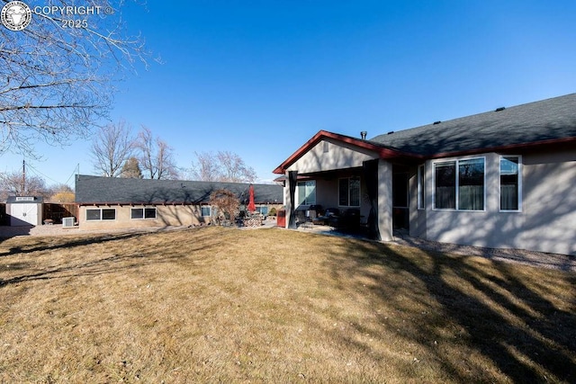 view of yard featuring a patio