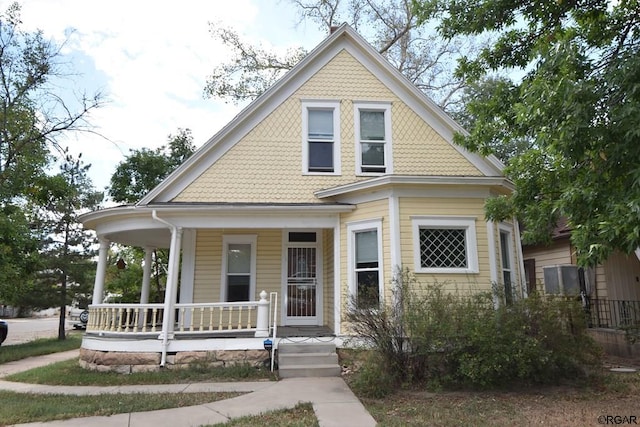 view of front of property with a porch