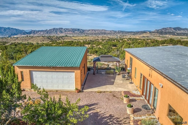 bird's eye view featuring a mountain view