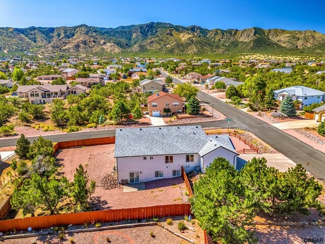 bird's eye view with a mountain view