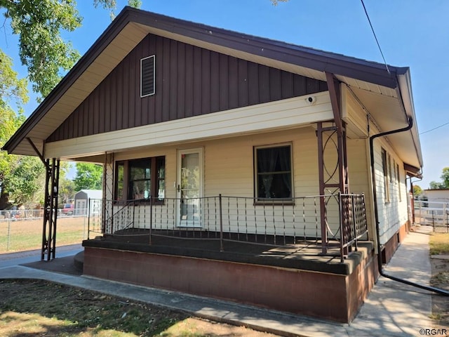 view of front of home featuring covered porch