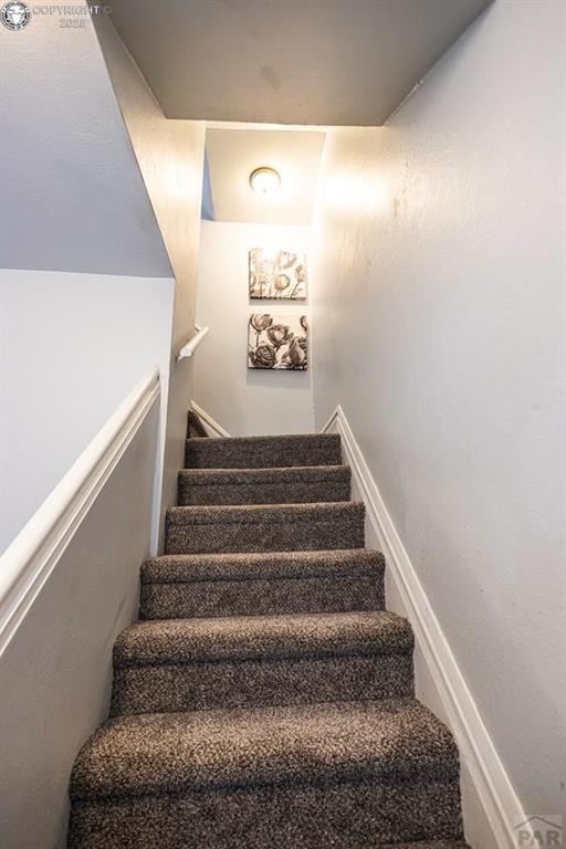2723 3rd Ave, Pueblo, CO 81003 - view of stairway
