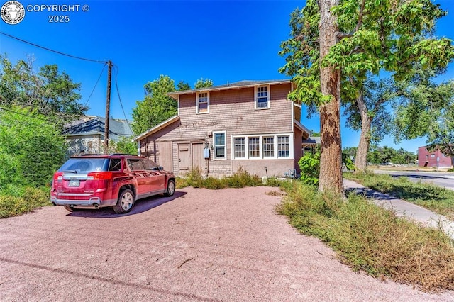 view of front of property