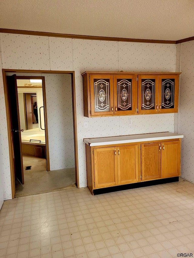 room details featuring ornamental molding