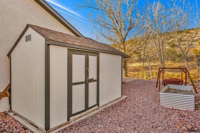 view of outbuilding