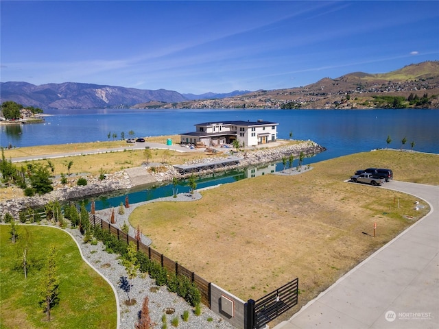 Listing photo 2 for 100 Trout Ln, Chelan WA 98816