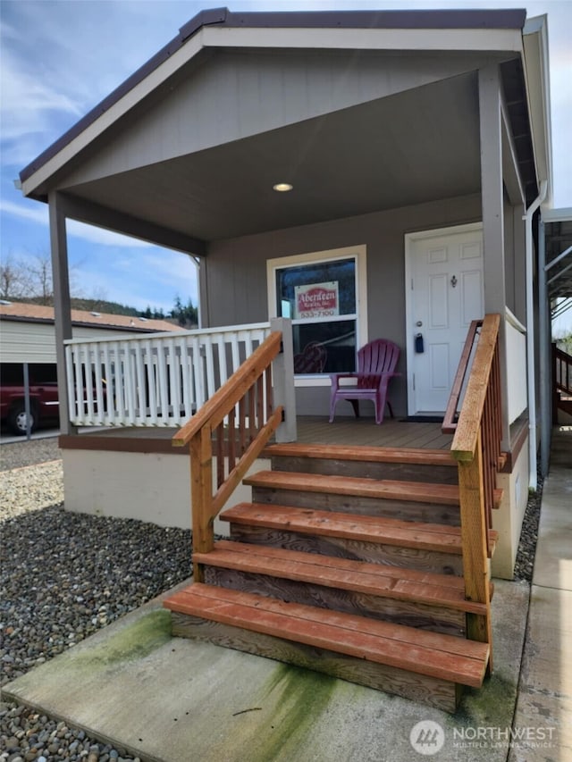 2010 Broadway Ave Unit 41, Hoquiam, WA 98550 - entrance to property featuring covered porch