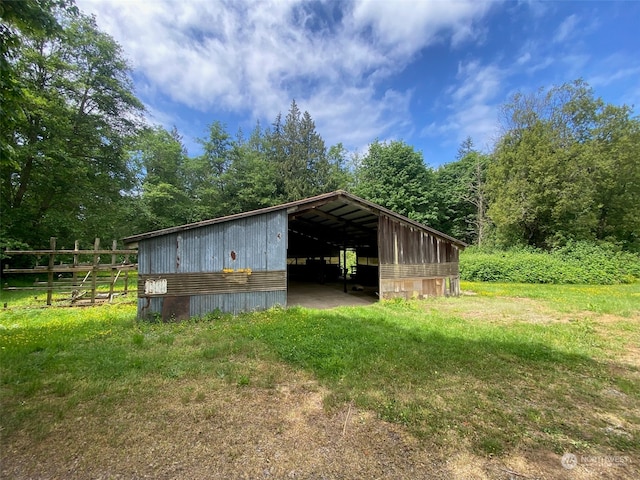 exterior space featuring a lawn