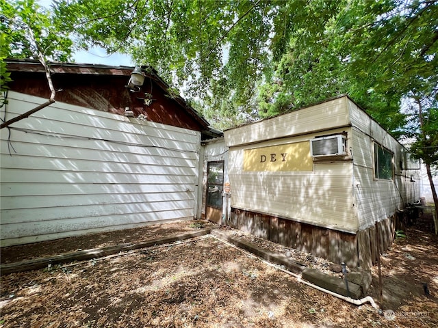 view of home's exterior