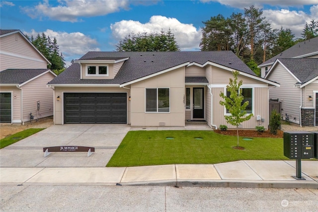 view of front of property featuring a front lawn