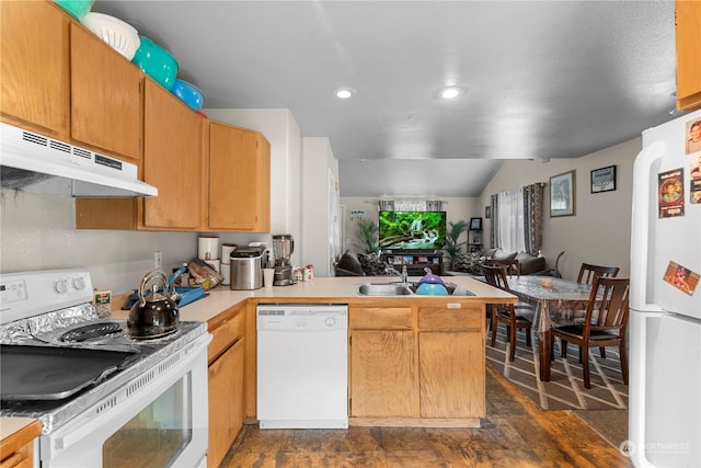 59 N Iowa Ave, East Wenatchee, WA 98802 - kitchen featuring kitchen peninsula, white appliances, dark tile floors, sink, and lofted ceiling