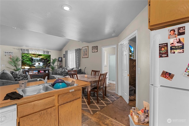 59 N Iowa Ave, East Wenatchee, WA 98802 - kitchen with white appliances, lofted ceiling, and sink