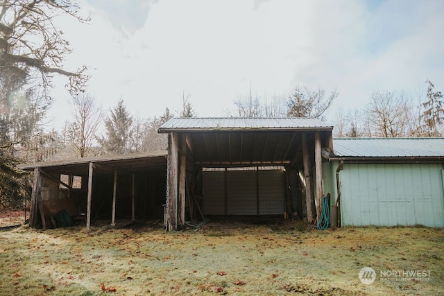 view of outdoor structure featuring a carport