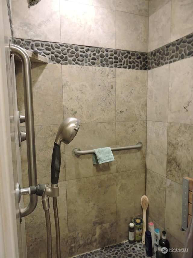 1402 Adams Rd N, Quincy, WA 98848 - full bath featuring a stall shower