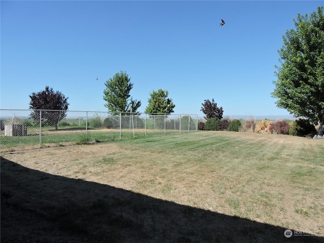 1402 Adams Rd N, Quincy, WA 98848 - view of yard with fence