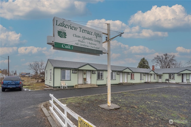 view of community / neighborhood sign