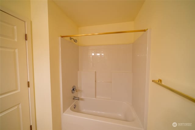 bathroom with shower / bath combination