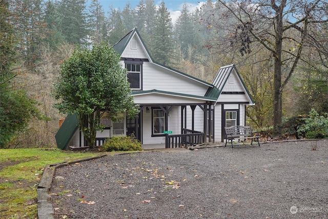 view of front of home with covered porch