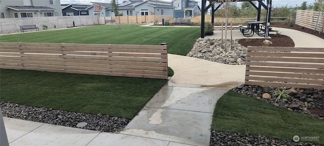 view of yard featuring a patio area