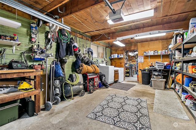 storage room with washer / dryer