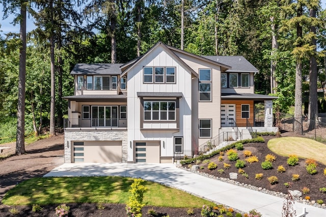 view of front facade featuring a garage