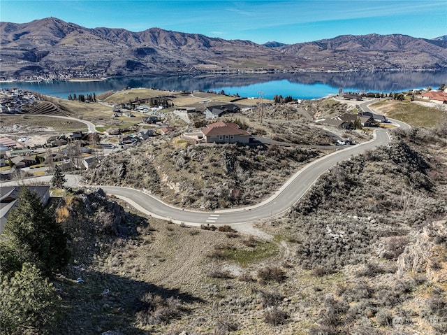 Listing photo 3 for 104 Crest Dr, Chelan WA 98816