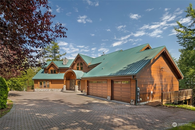 view of front of property featuring a garage