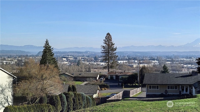 Listing photo 3 for 534 Aaby Dr, Auburn WA 98001