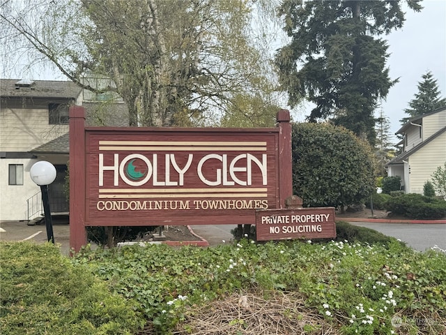 view of community / neighborhood sign