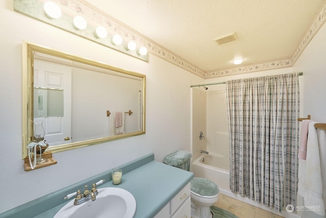 full bathroom with shower / bathtub combination with curtain, toilet, oversized vanity, and a textured ceiling