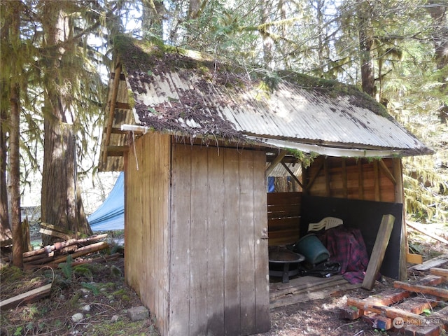 view of shed / structure